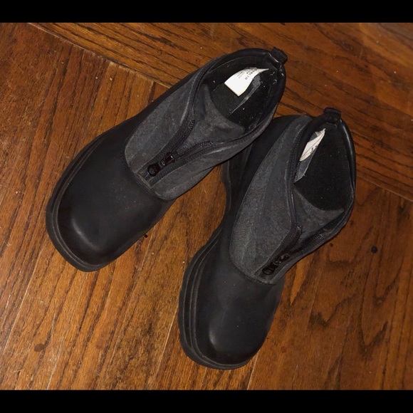 Raining 🌧 ⛄️ snow boots - Picture 2 of 2